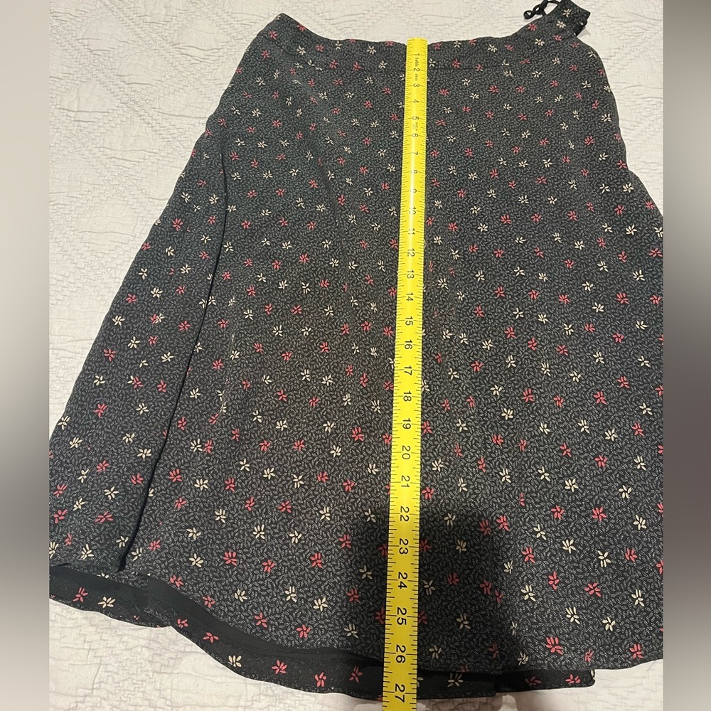 Black flowered mid skirt